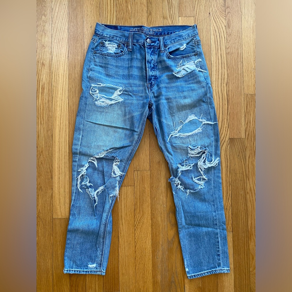 American Eagle Distressed Vintage Hi-Rise Jeans